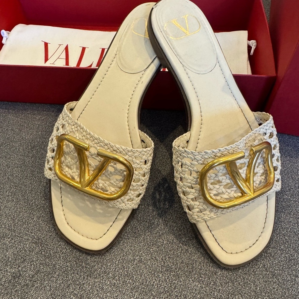 Valentino Garavani Off-White VLogo Slide Sandals